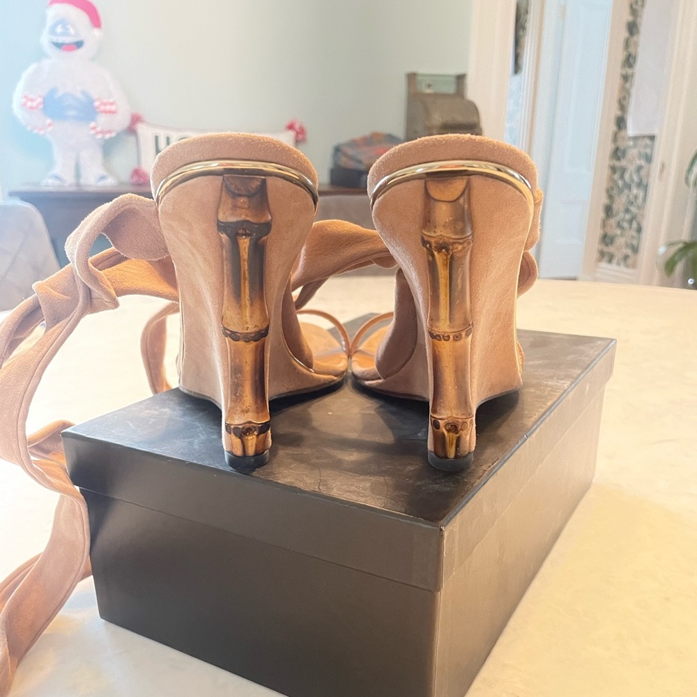 GUCCI Bamboo Accent Suede Sandals - Picture 4 of 15
